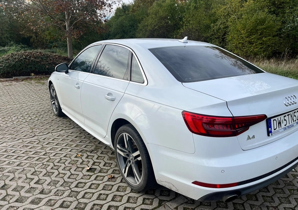 Audi A4 cena 85000 przebieg: 94000, rok produkcji 2017 z Wrocław małe 154